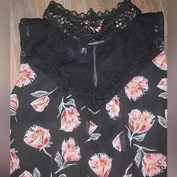 IZ BYER Floral blouse - Picture 3 of 3